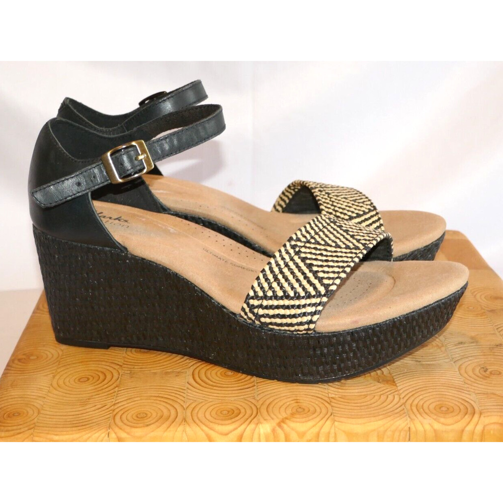 Clarks Women's Rose Ease Wedge Raffia Sandal Size 8.5 W Black Leather Woven